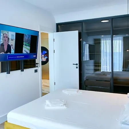 Unique Sea View Infinity Pool & Spa شقة *