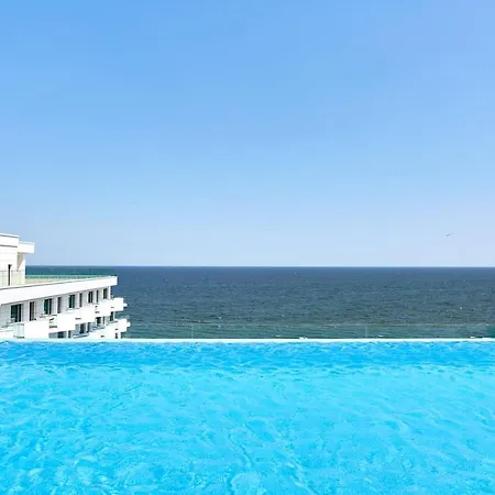 Unique Sea View Infinity Pool & Spa شقة *